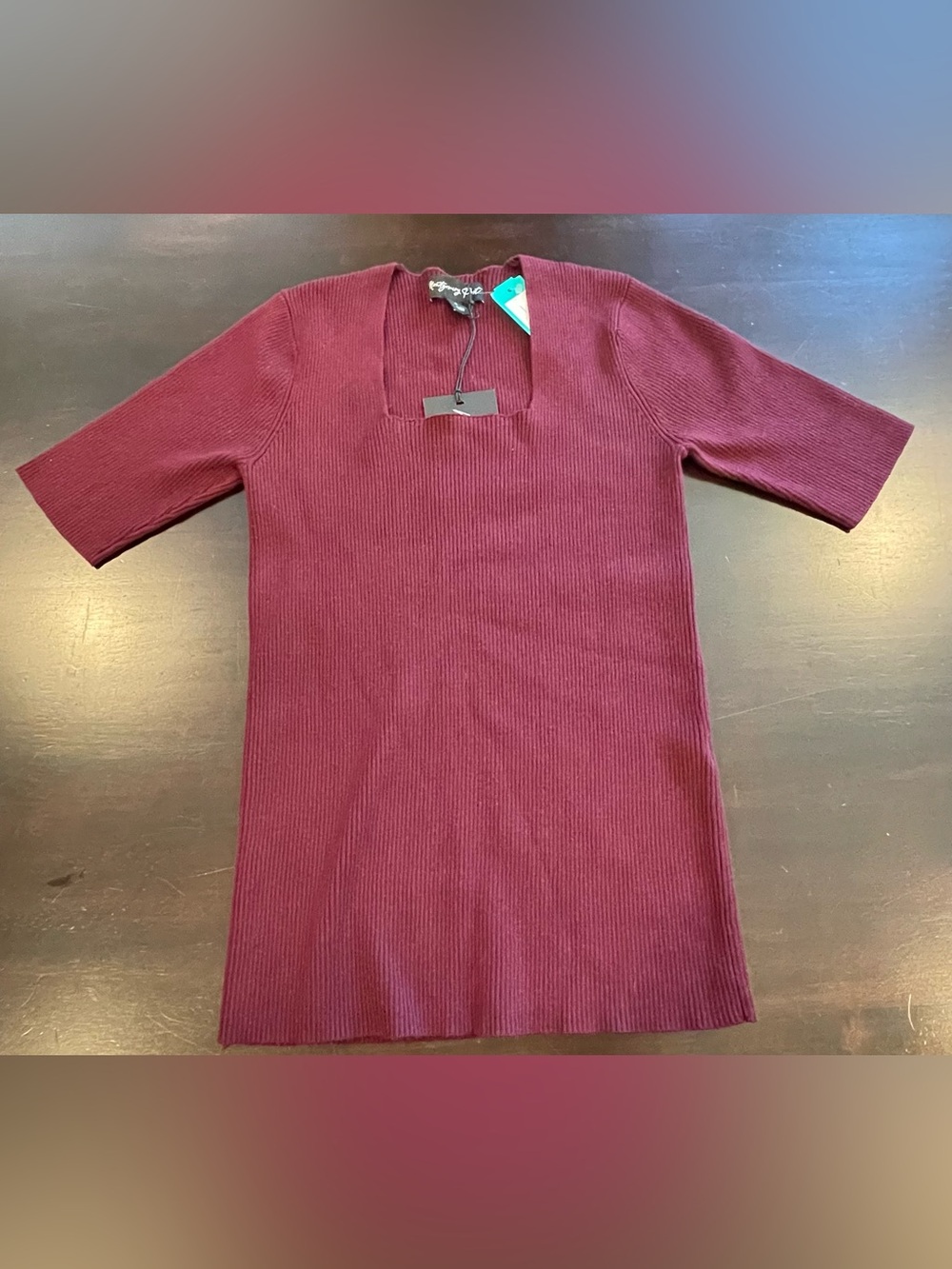 Ribbed Square-Neck Short Sleeve Top in Wine